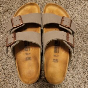Birkenstock Arizona slides with rose gold buckles sz eu39/ us 8-8.5